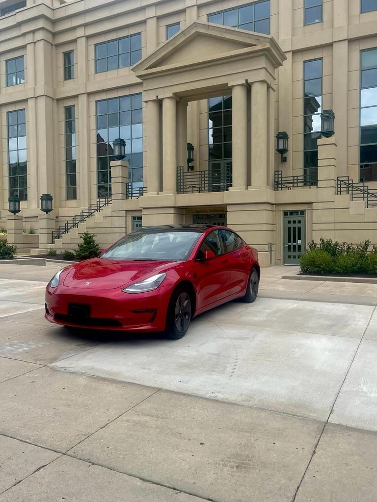 Tesla Model 3, Stark - The innovator; Flash rental rides, Flash drives. 